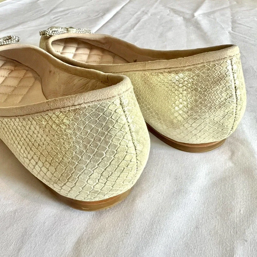 Vince Camuto Size 6 Ballet Flat Beige Tan Gold Embossed Leather Textured Shoes